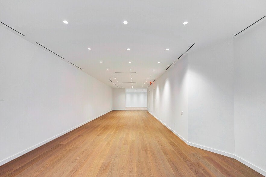 1277 Third Ave, New York, NY for lease - Interior Photo - Image 3 of 15