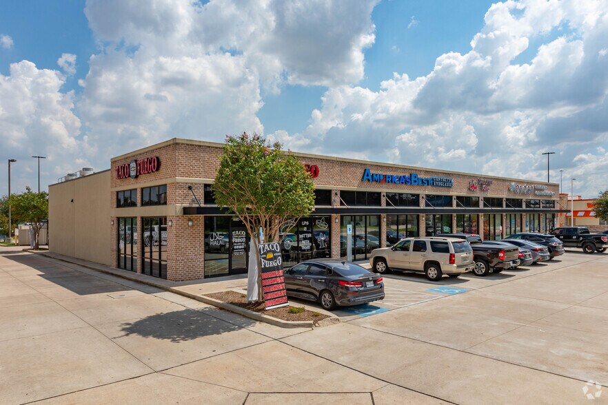 1106 Silber Rd, Houston, TX 77055