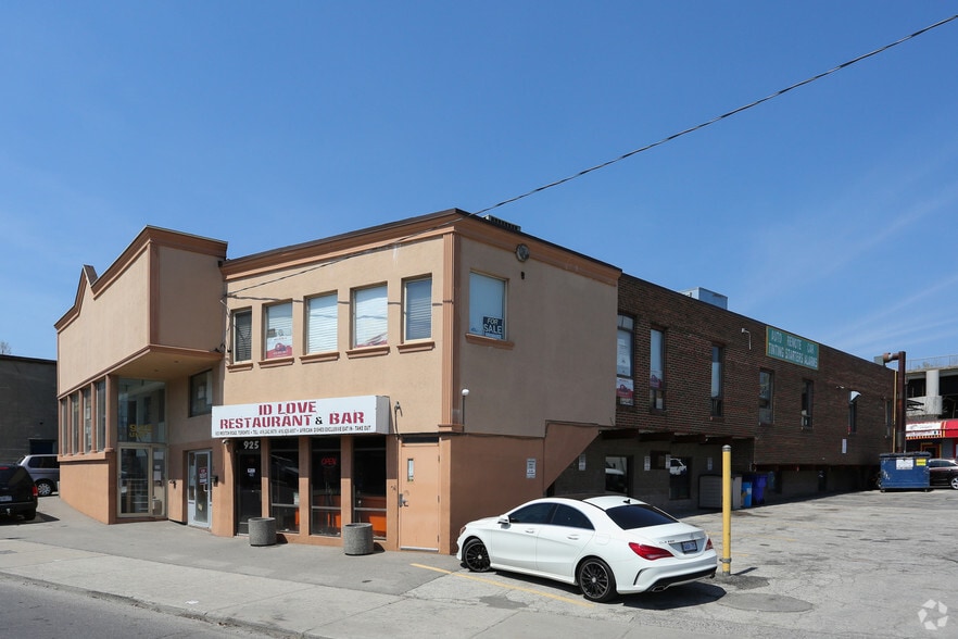 925 Weston Rd, Toronto, ON for sale - Primary Photo - Image 1 of 1