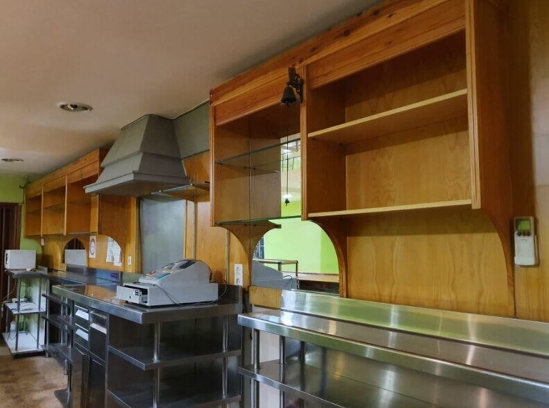 Retail in Salamanca for sale - Building Photo - Image 3 of 11