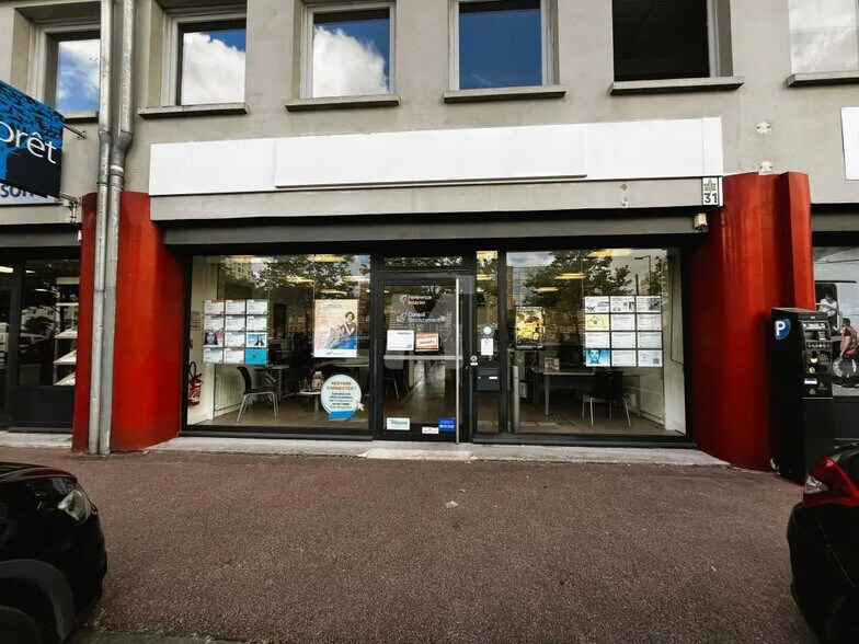 Retail in Évry-Courcouronnes for lease - Building Photo - Image 3 of 12