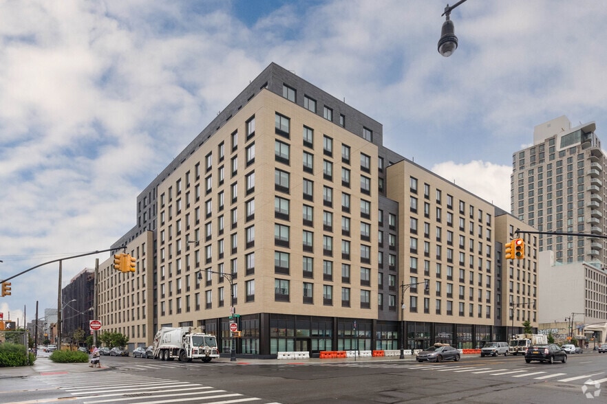 1601 Surf Ave, Brooklyn, NY for lease - Primary Photo - Image 2 of 7