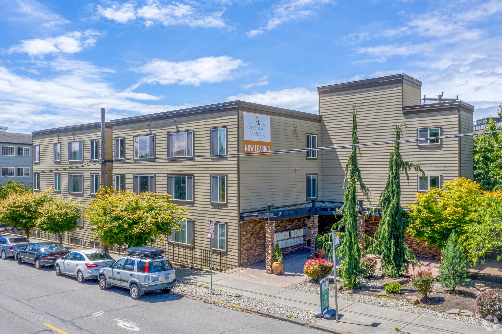 7415 5th Ave NE, Seattle, WA for sale Primary Photo- Image 1 of 1