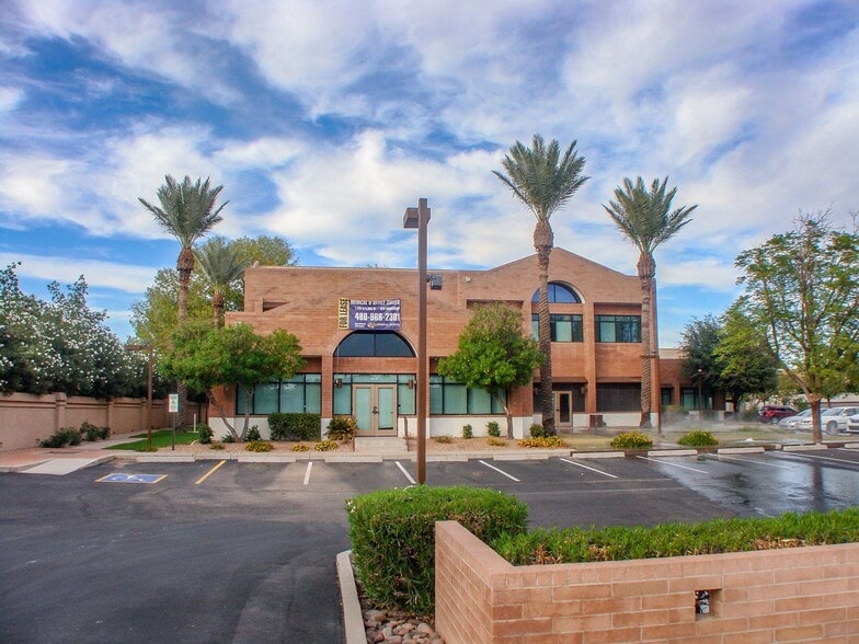 1600 W Chandler Blvd, Chandler, AZ for lease - Building Photo - Image 3 of 3