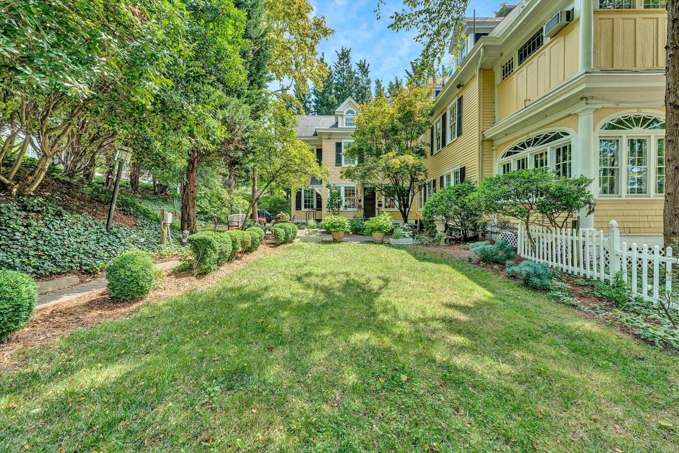 601 W Main St, Salem, VA 24153 Inn at Burwell Place