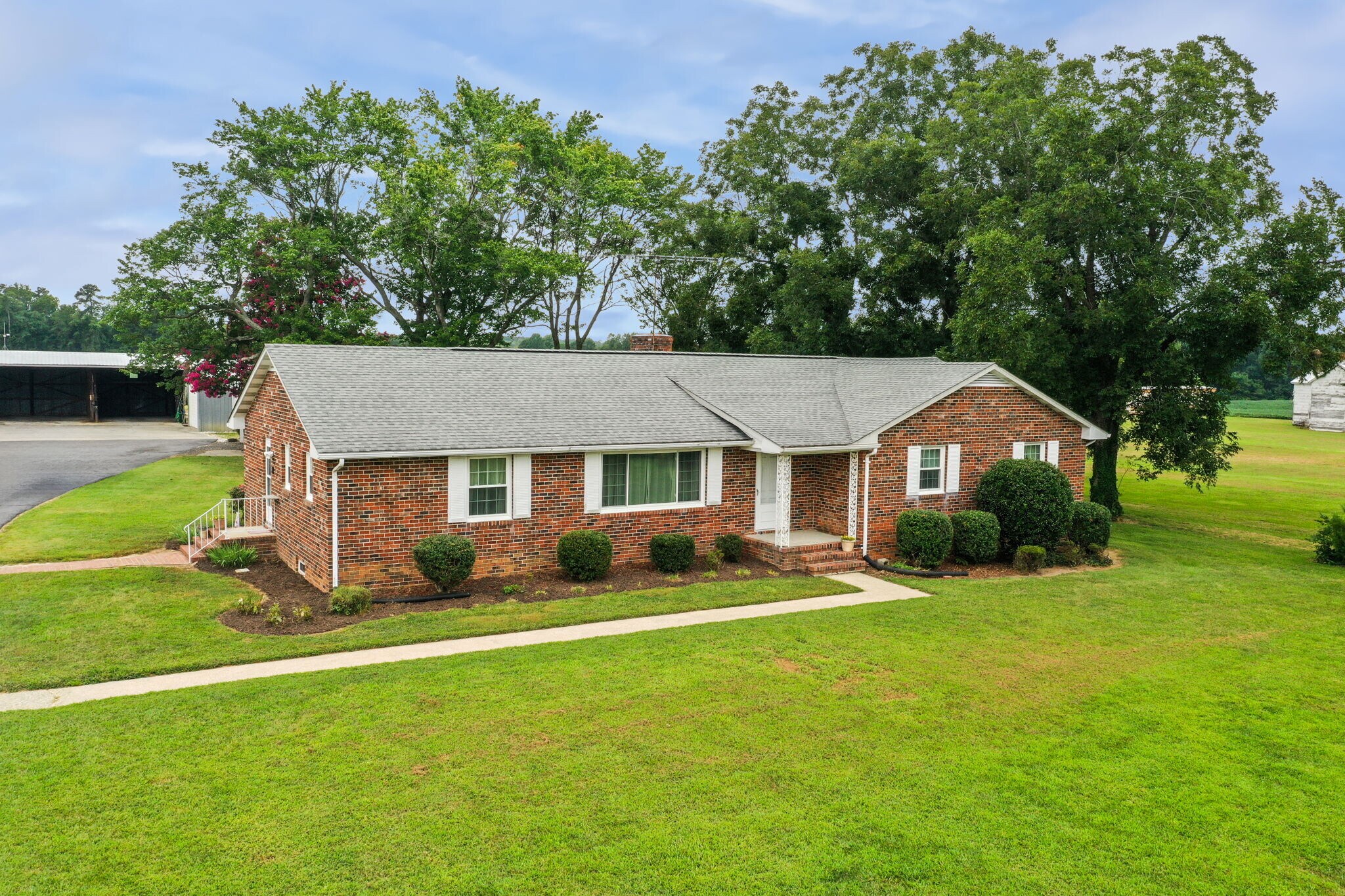 79 Gardys Mill Rd, Callao, VA for sale Primary Photo- Image 1 of 23