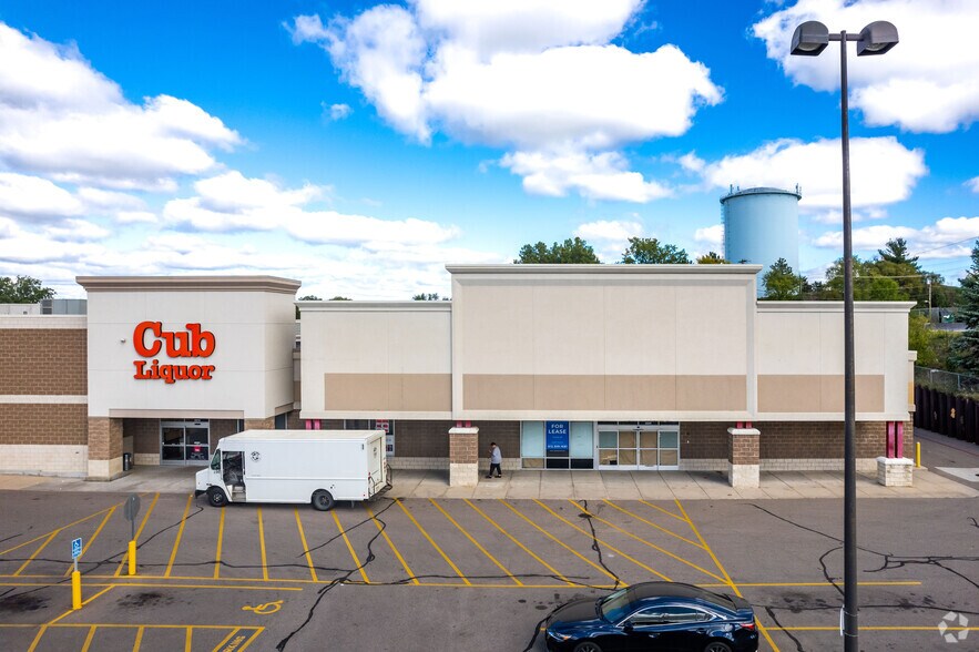 2117-2197 Old Hudson Rd, Maplewood, MN for lease - Building Photo - Image 1 of 3