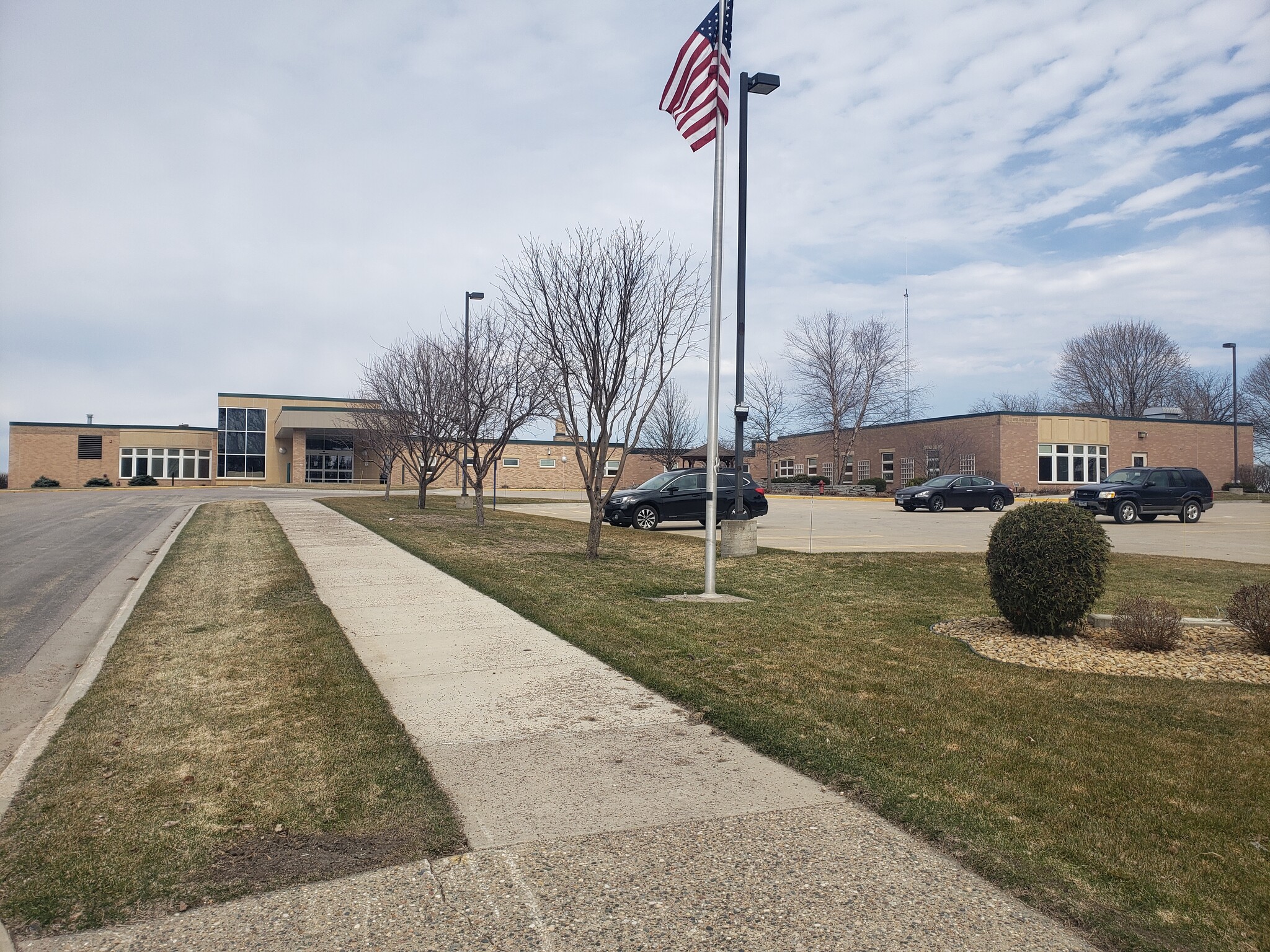 625 N Jackson Ave, Springfield, MN for lease Building Photo- Image 1 of 23