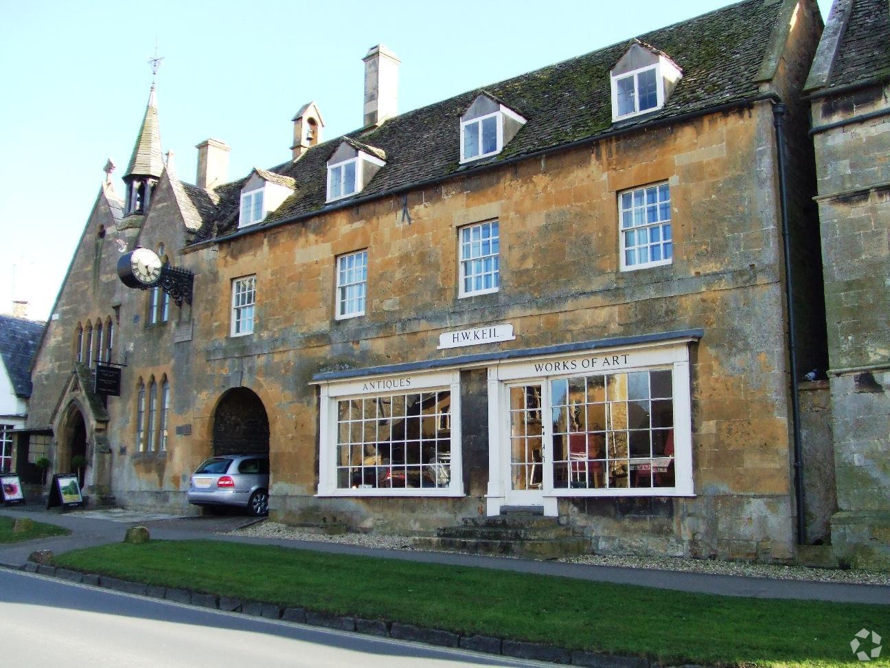 High St, Broadway for sale Primary Photo- Image 1 of 9