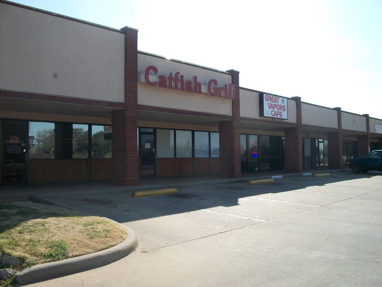 1505 Southwest Pky, Wichita Falls, TX for lease - Building Photo - Image 2 of 5