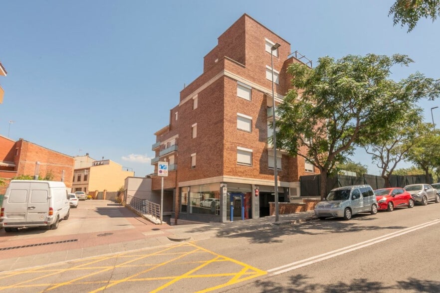 Multifamily in Manresa, Barcelona for sale - Primary Photo - Image 1 of 1
