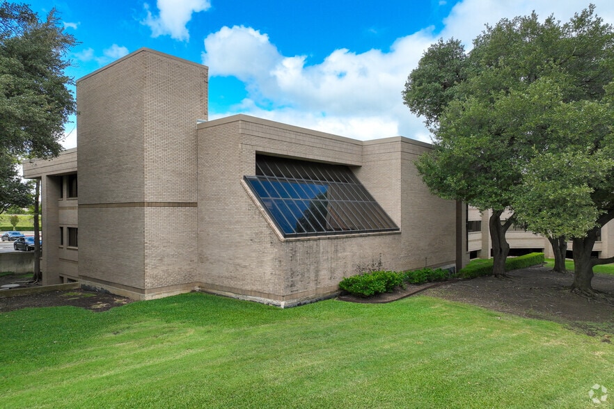 375 Municipal Dr, Richardson, TX for sale - Primary Photo - Image 1 of 70