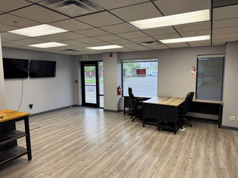 983 E 73rd Ave, Denver, CO for lease - Building Photo - Image 3 of 28