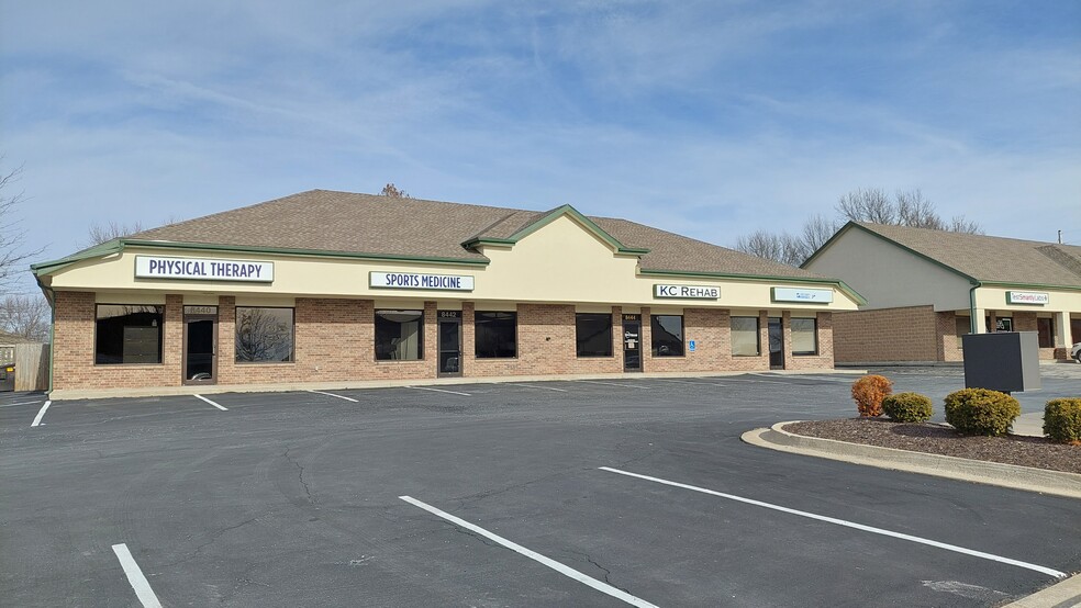 8440-8446 Clint Dr, Belton, MO for lease - Building Photo - Image 1 of 2