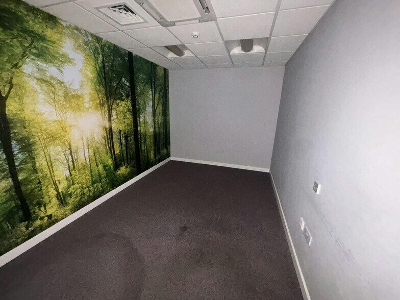 377-387 London Rd, Portsmouth for lease - Building Photo - Image 3 of 12