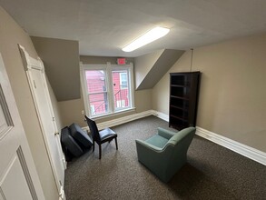 622 W State St, Geneva, IL for lease Interior Photo- Image 2 of 3