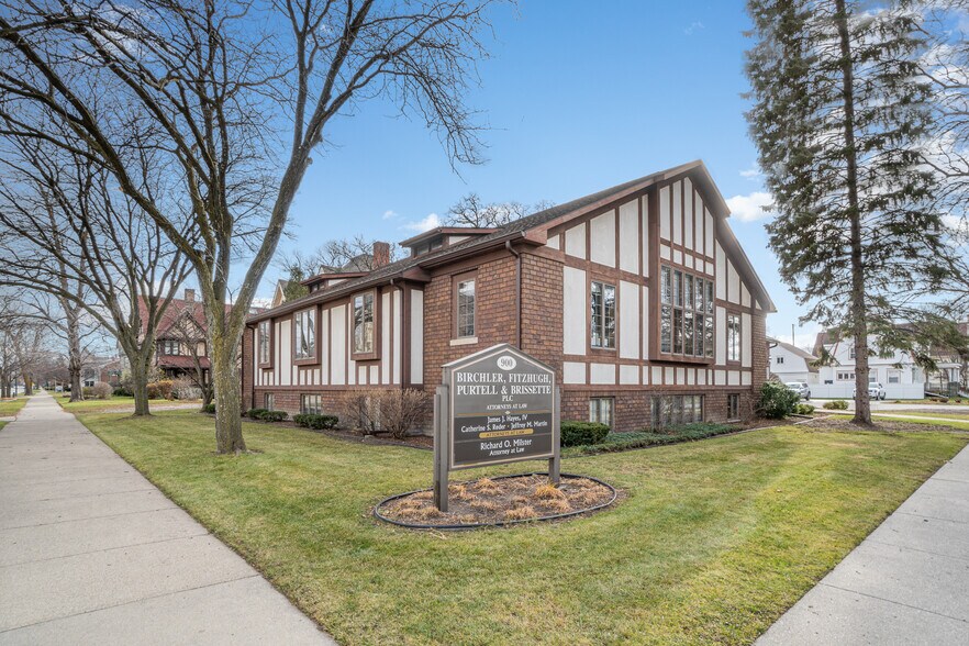 900 Center Ave, Bay City, MI 48708