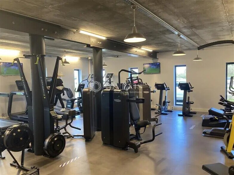 Retail in La Chaussée-Saint-Victor for sale - Building Photo - Image 3 of 7