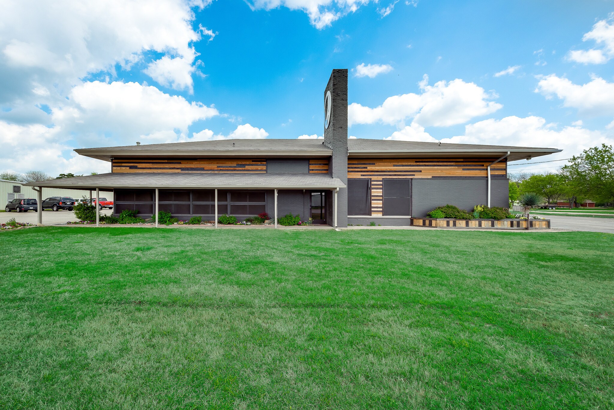 906 S Kaufman St, Ennis, TX for sale Building Photo- Image 1 of 1