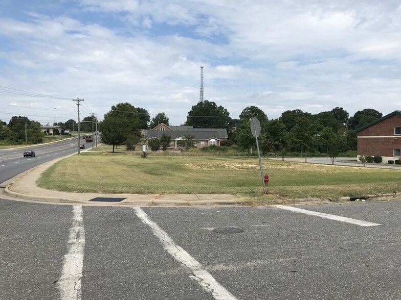 0 E LONG Ave, Gastonia, NC 28054