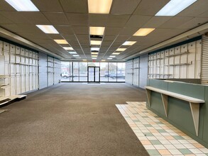 3735-3907 S High St, Columbus, OH for lease Interior Photo- Image 1 of 4