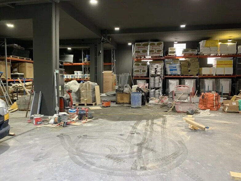 Flex in Villeurbanne for lease - Building Photo - Image 2 of 9