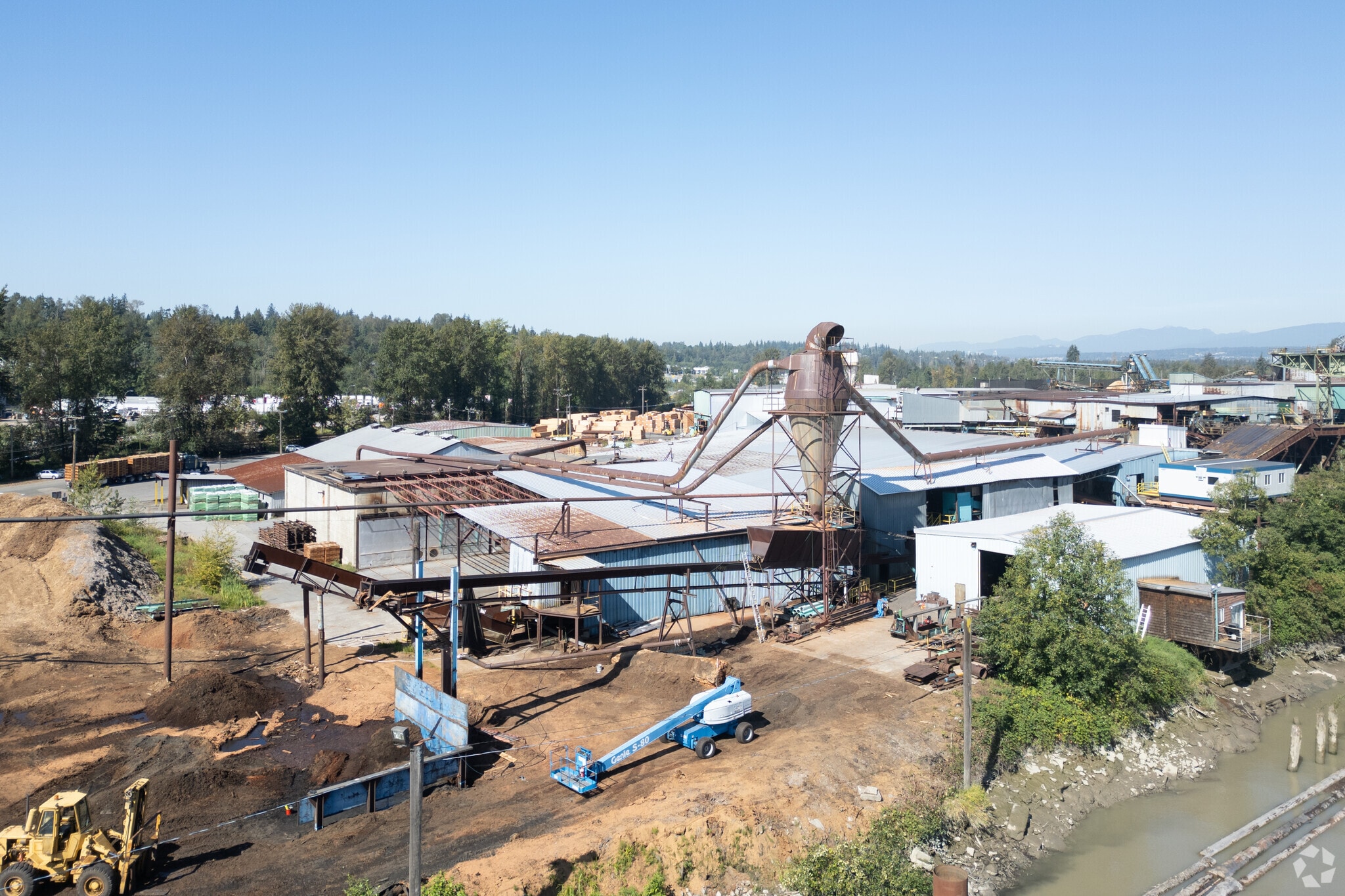 Rare Vancouver Waterfront Industrial portfolio of 1 properties for sale on LoopNet.com Primary Photo- Image 1 of 3