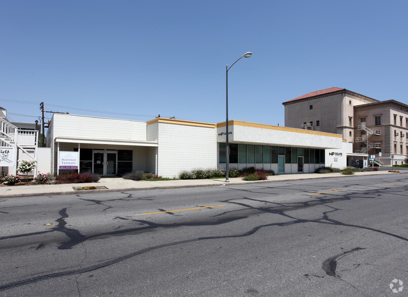 2000 18th St, Bakersfield, CA for lease - Building Photo - Image 1 of 4