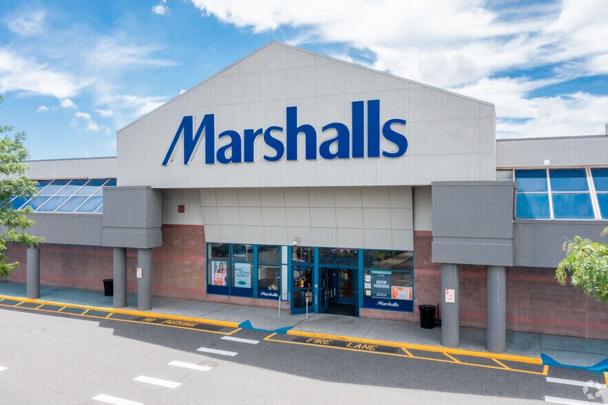 12201240 Old Country Rd, Westbury, NY 11590 Westbury Plaza