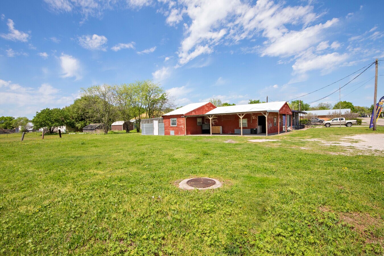 97 N Main, Bailey, TX 75413 Sports & Entertainment for Sale