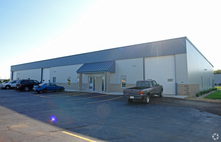 204 Hallberg St, Delavan, WI for sale - Building Photo - Image 1 of 1