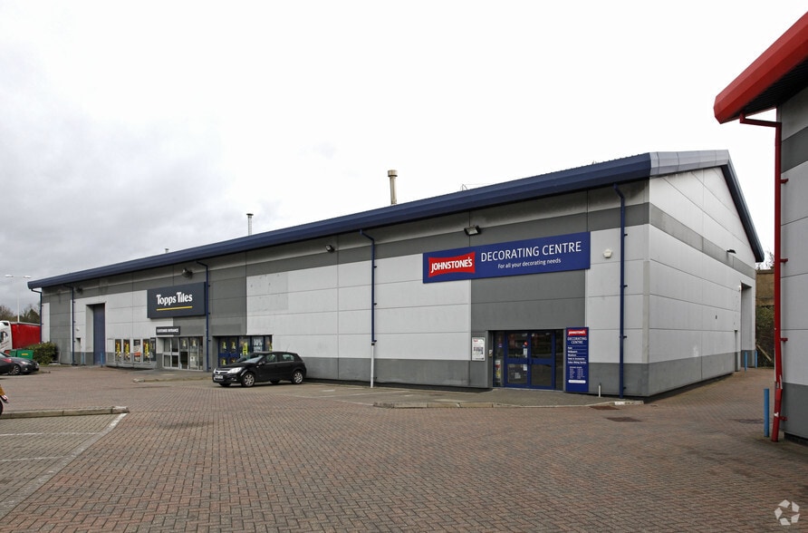 Mill Way, Sittingbourne for sale - Primary Photo - Image 1 of 2