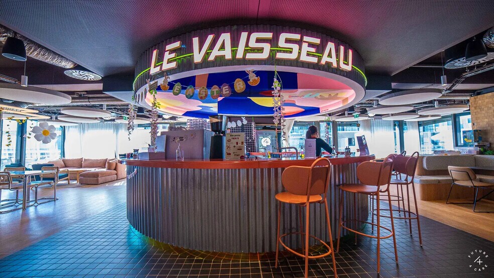 Office in Paris for lease - Building Photo - Image 1 of 6