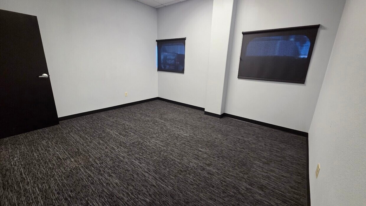 4670 Polaris Ave, Las Vegas, NV for lease Interior Photo- Image 1 of 1