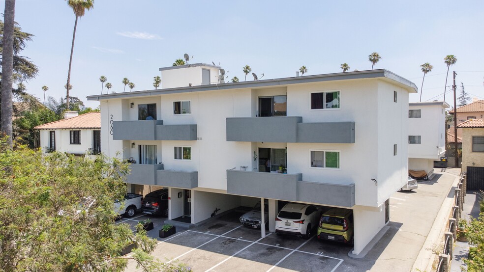 2060 S Hobart Blvd, Los Angeles, CA for sale - Building Photo - Image 2 of 9