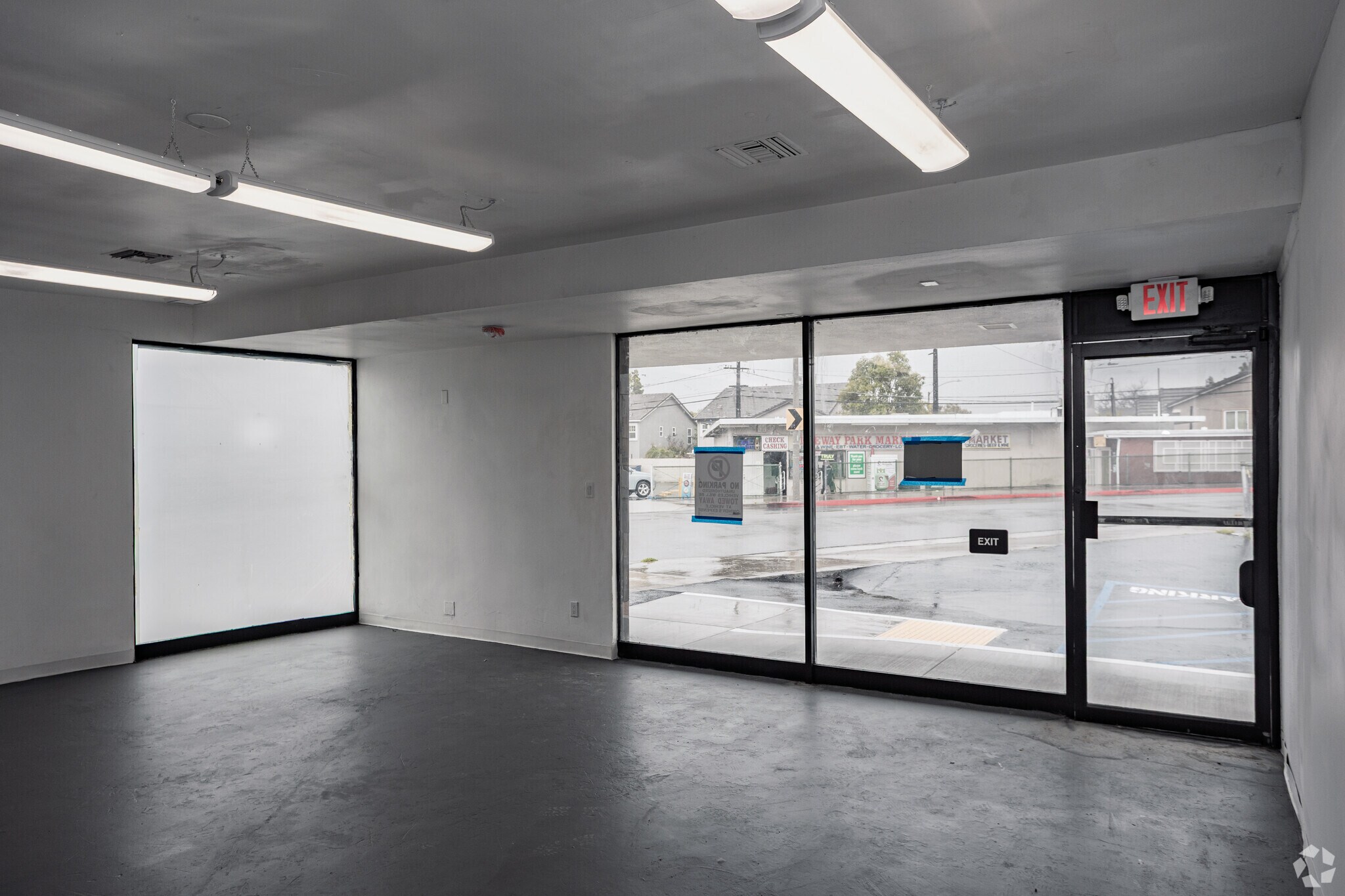 2329-2335 W Sequoia Ave, Anaheim, CA for lease Interior Photo- Image 1 of 3