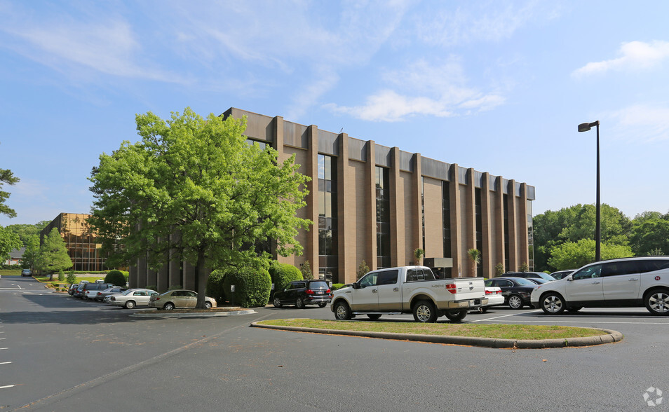 3710 Landmark Dr, Columbia, SC for lease - Building Photo - Image 2 of 5