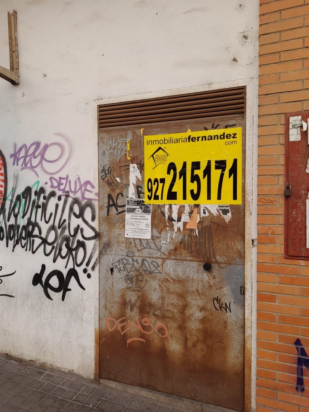 Retail in Cáceres, Cáceres for lease Building Photo- Image 1 of 2