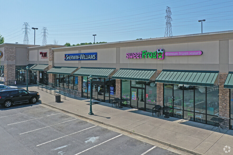 1075 Hanes Mall Blvd, Winston-Salem, NC for lease - Building Photo - Image 3 of 11