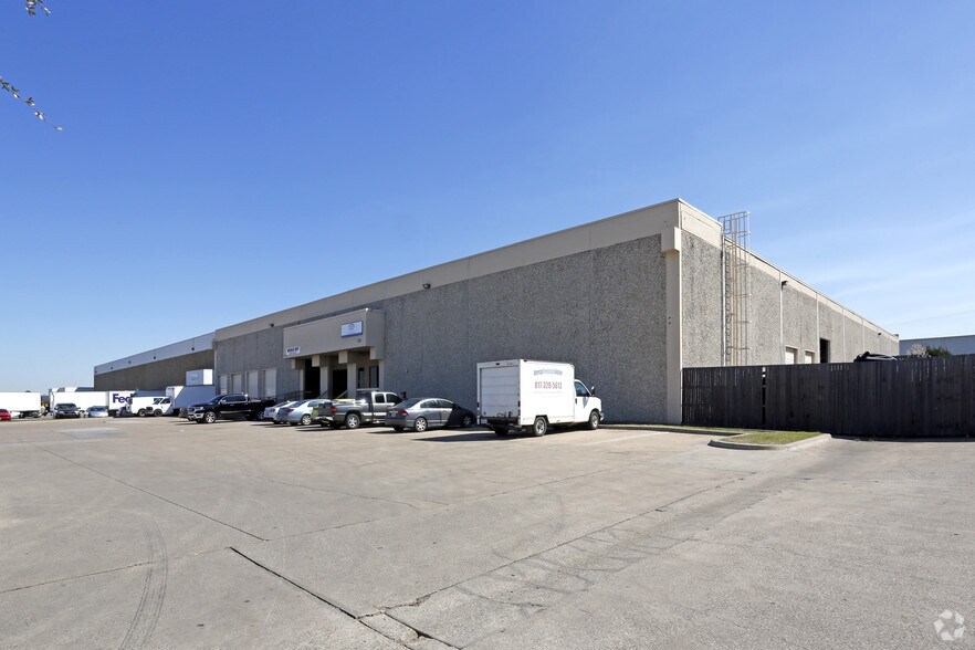 700-710 107th St, Arlington, TX for lease - Building Photo - Image 1 of 5
