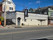 Maury's Tiny Cove - Parking Garage