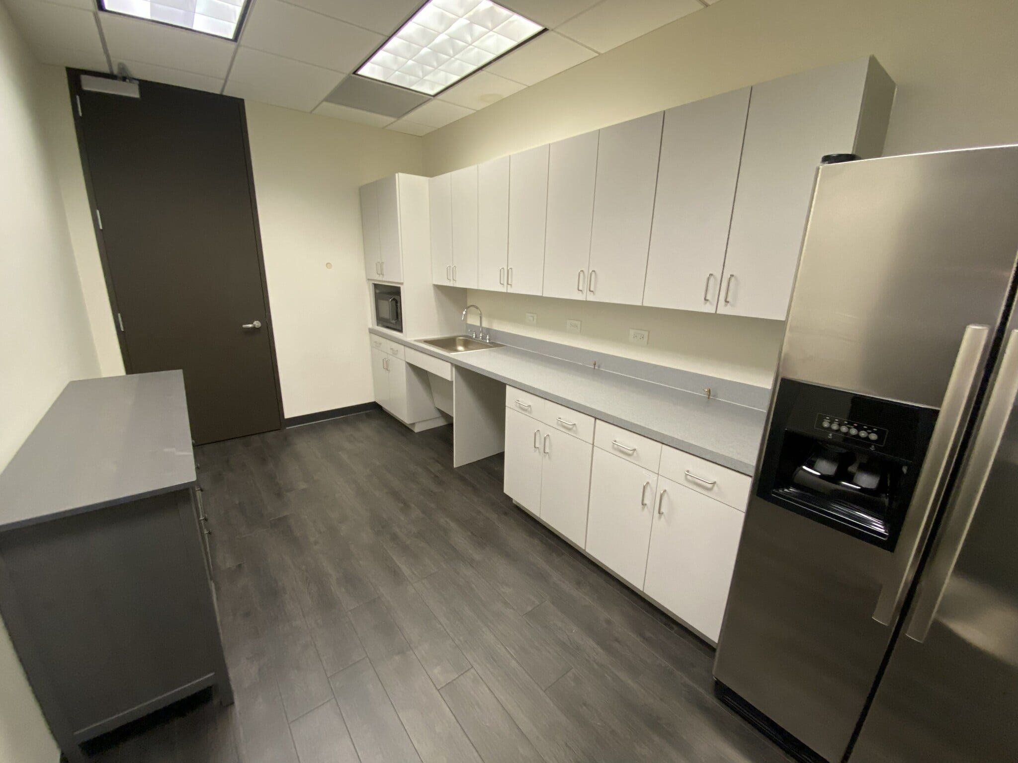 1700 Pacific Ave, Dallas, TX for lease Interior Photo- Image 1 of 12