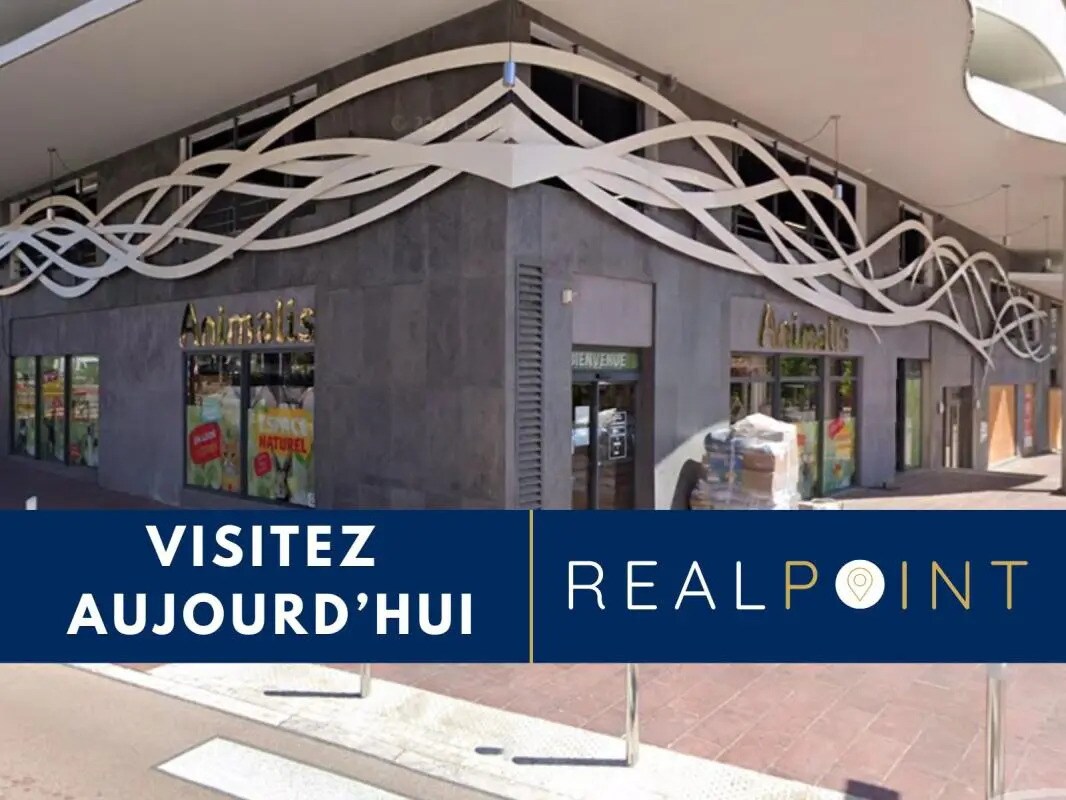 Retail in Mandelieu-la-Napoule for lease Building Photo- Image 1 of 5