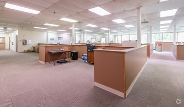 266 Route 125, Kingston, NH for sale Interior Photo- Image 2 of 27