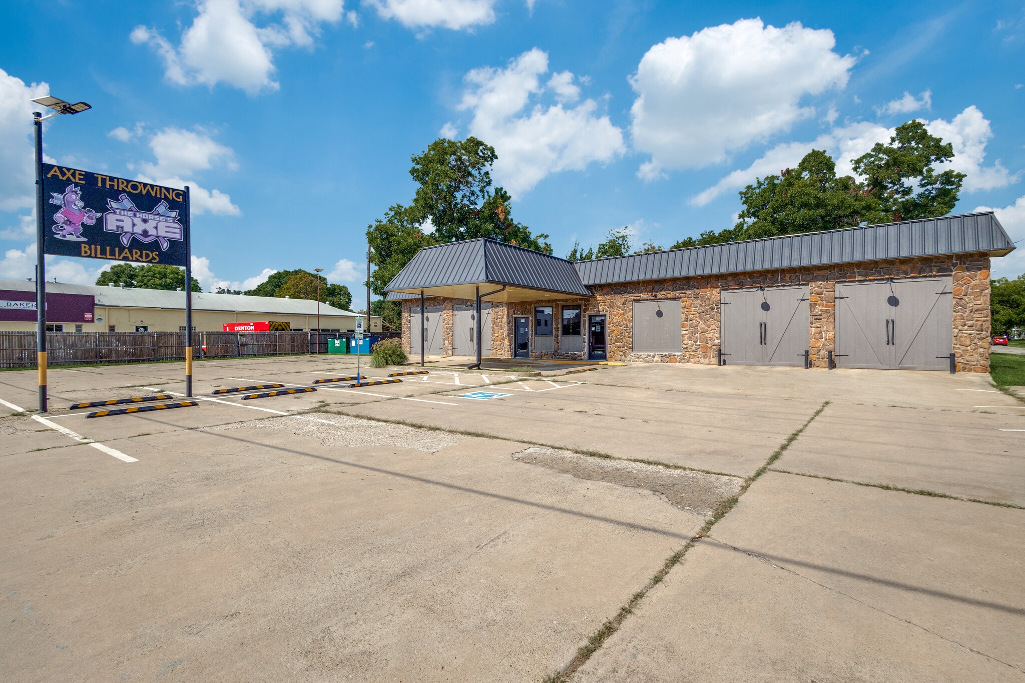 400 S Elm St, Denton, TX for lease Building Photo- Image 1 of 19