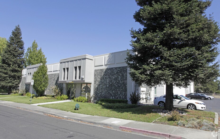 2070 Commerce Ave, Concord, CA for sale - Building Photo - Image 1 of 1