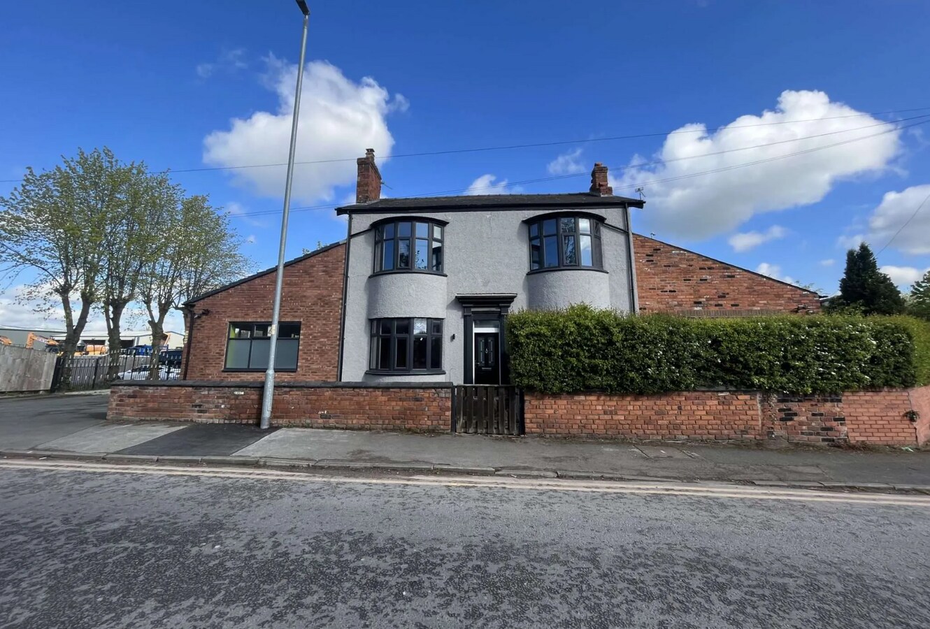 83 Manchester Rd, Northwich, CW9 5ND Office for Sale