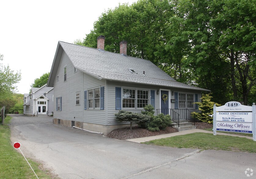 149 E Main St, Clinton, CT for sale - Primary Photo - Image 1 of 1
