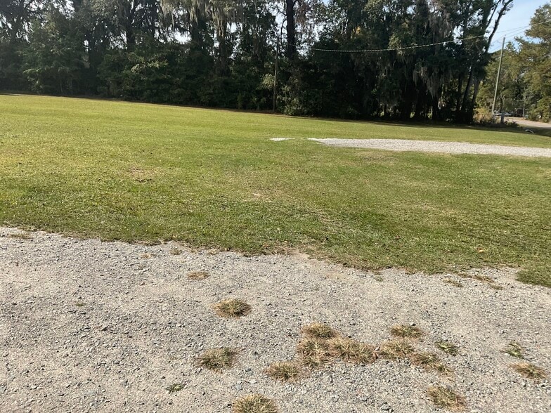 702 E US Highway 80, Bloomingdale, GA for sale - Primary Photo - Image 1 of 1