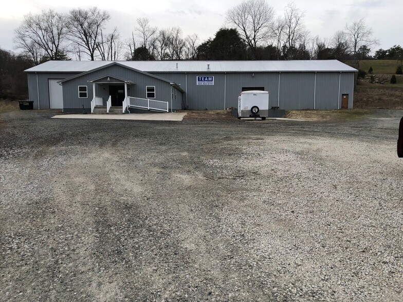 310 Lost Pavement Rd, Parkersburg, WV 26101
